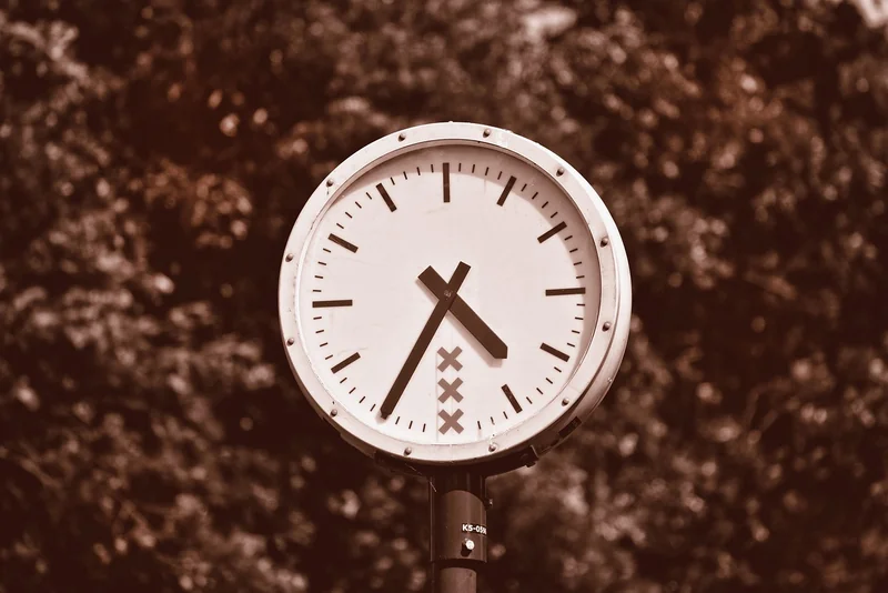 Comment entretenir son horloge murale pour qu’elle dure ?