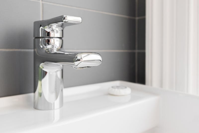 Salle de bain moderne : l'esprit panier rangement qui va tout changer en 2026